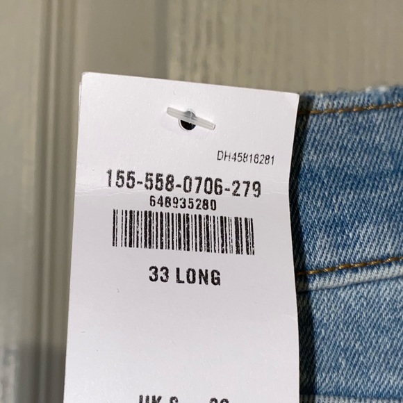 Abercrombie and Fitch high rise mom jeans, light wash with distressing - Picture 5 of 6